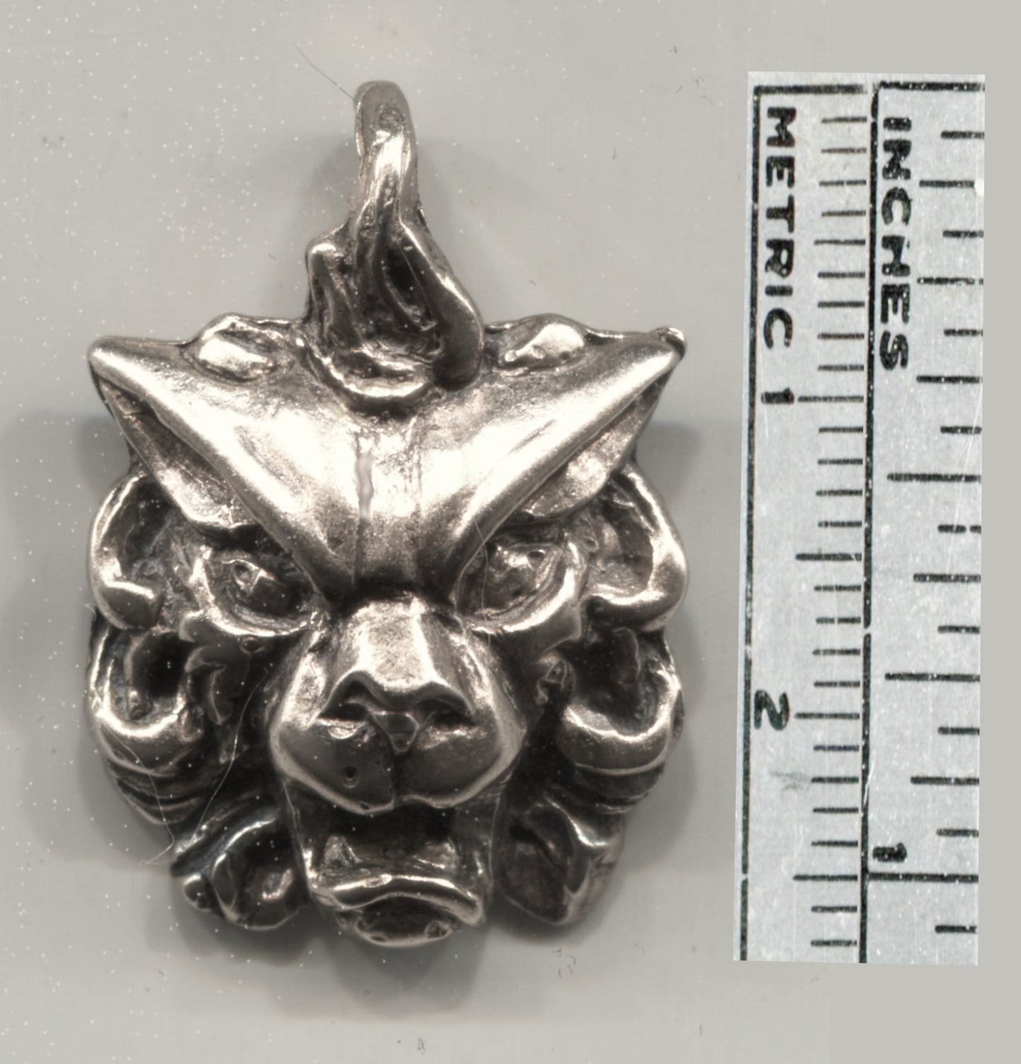Lion Grotesque - 3062S