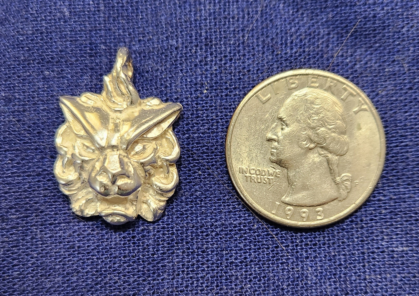 Lion Grotesque - 3062S