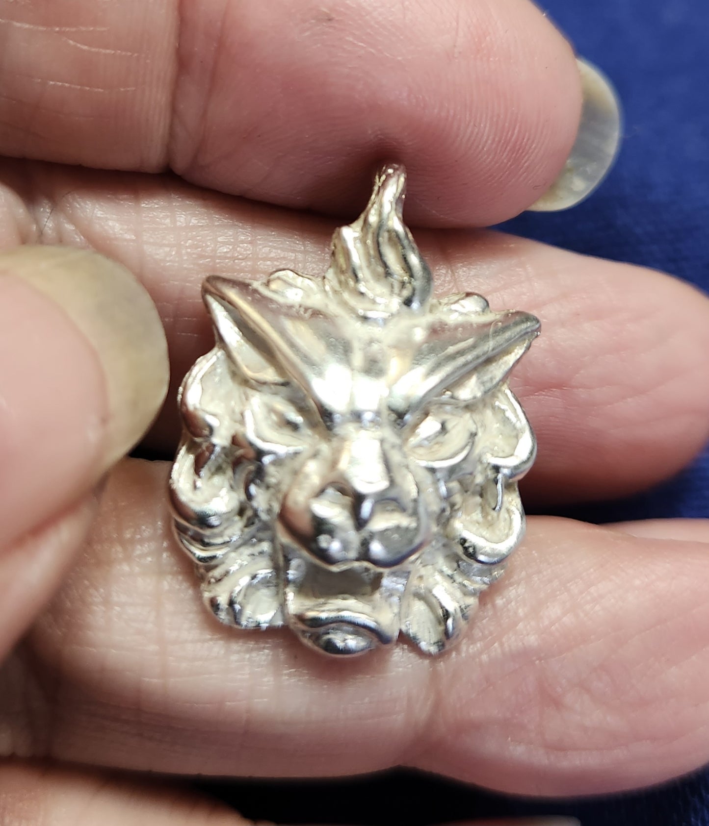 Lion Grotesque - 3062S