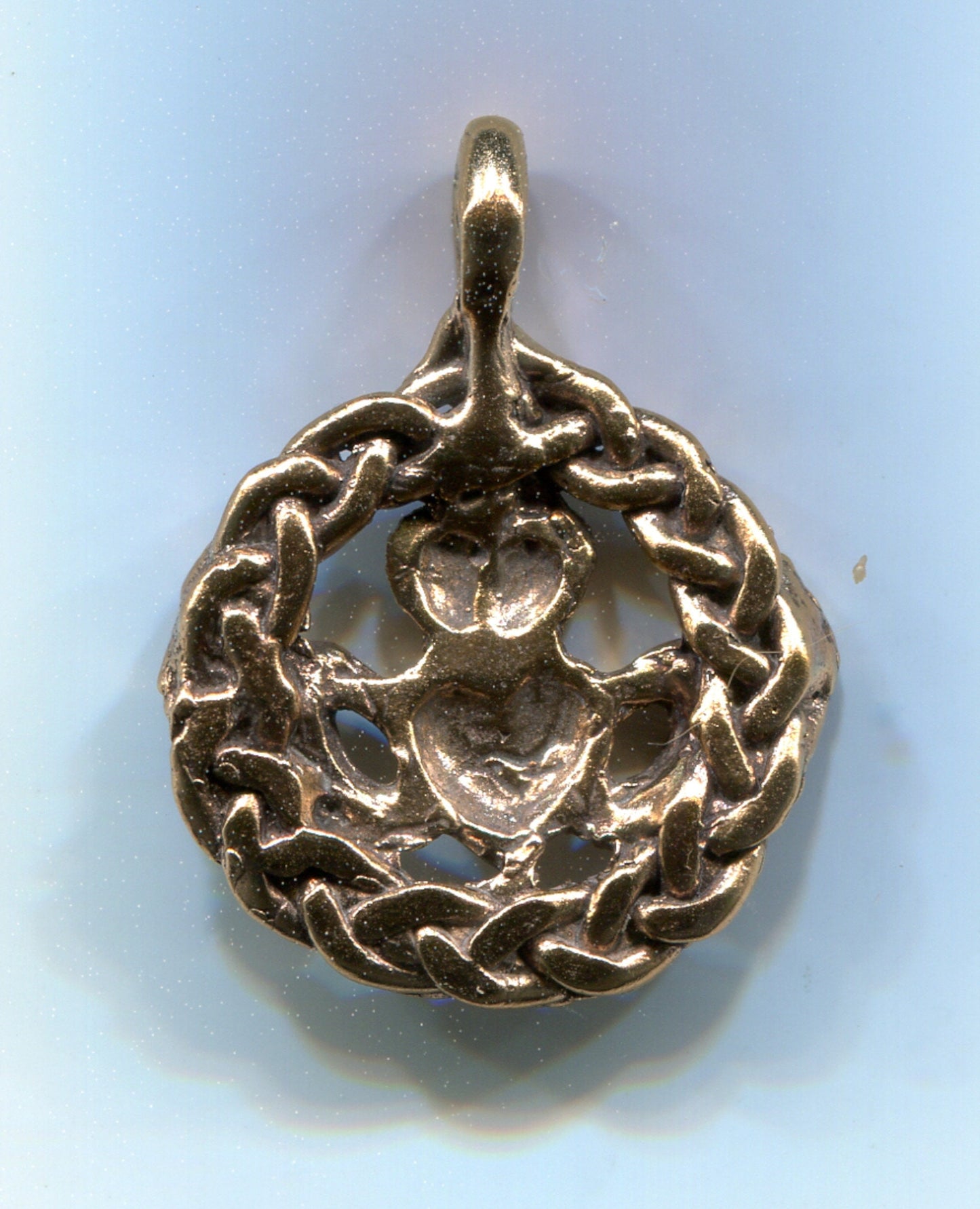 Claddagh Circle Pendant - 1219B