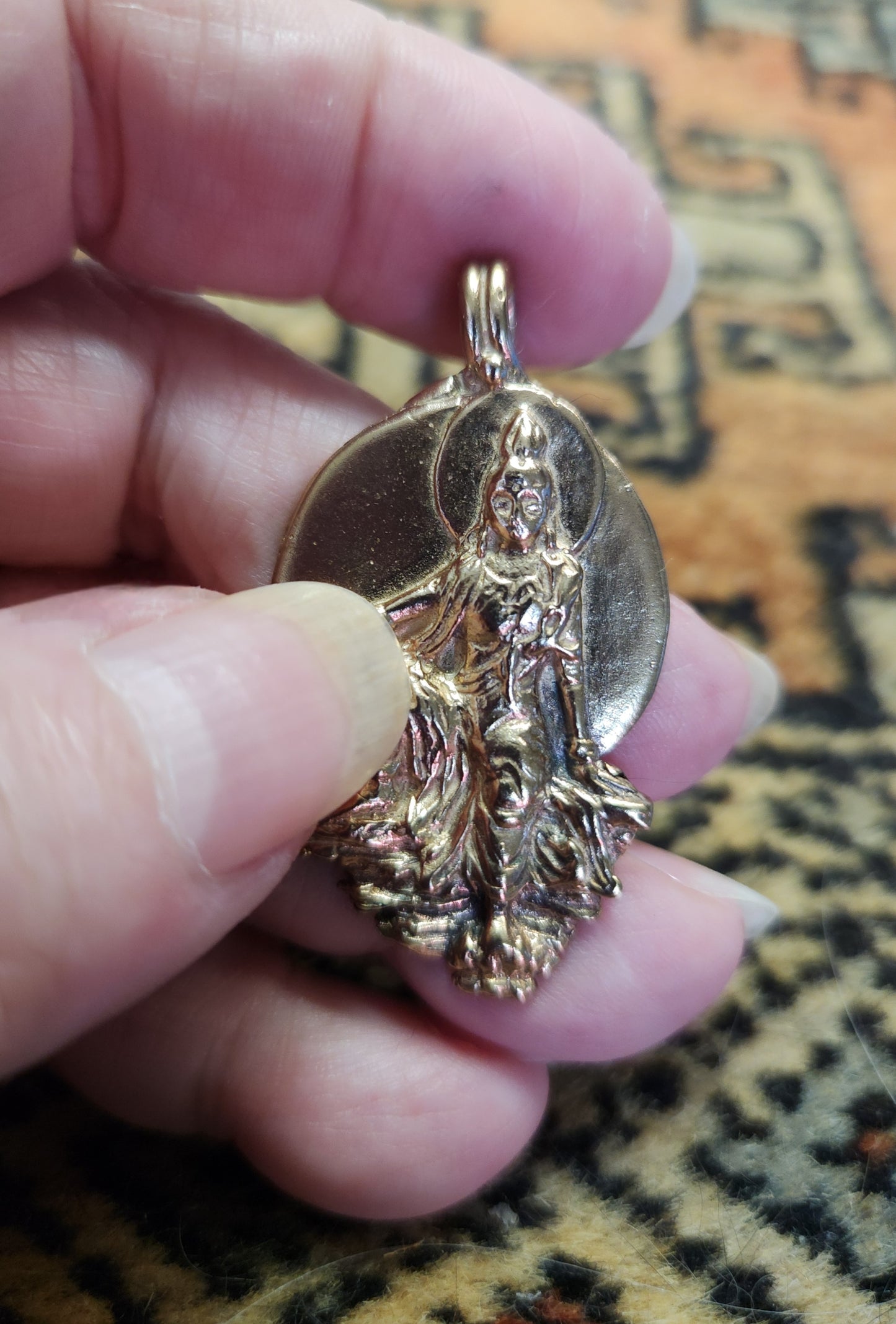 Kwan Yin - Water & Moon Boddhisatva - Avalokiteshvara - 4015B