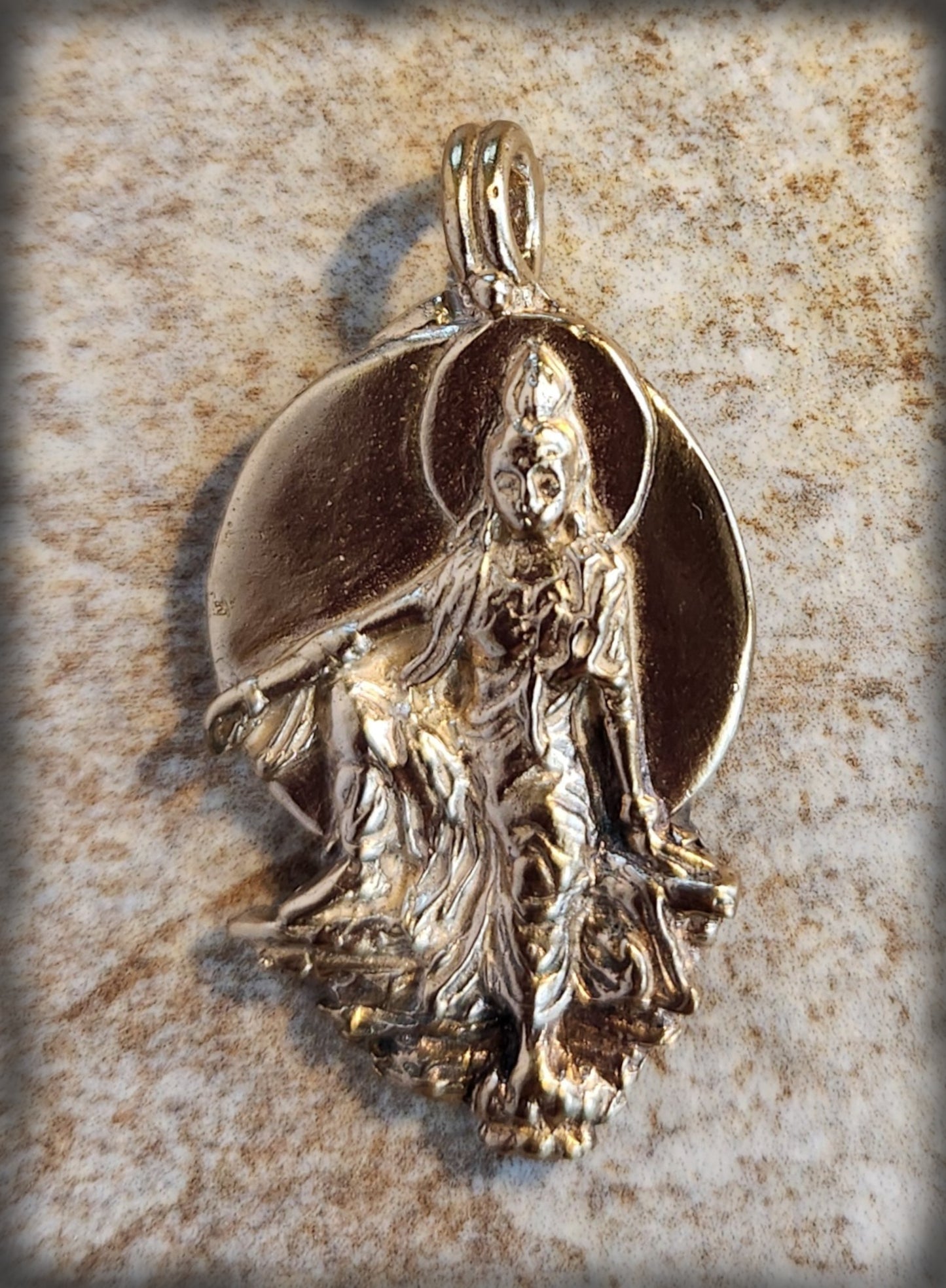 Kwan Yin - Water & Moon Boddhisatva - Avalokiteshvara - 4015B