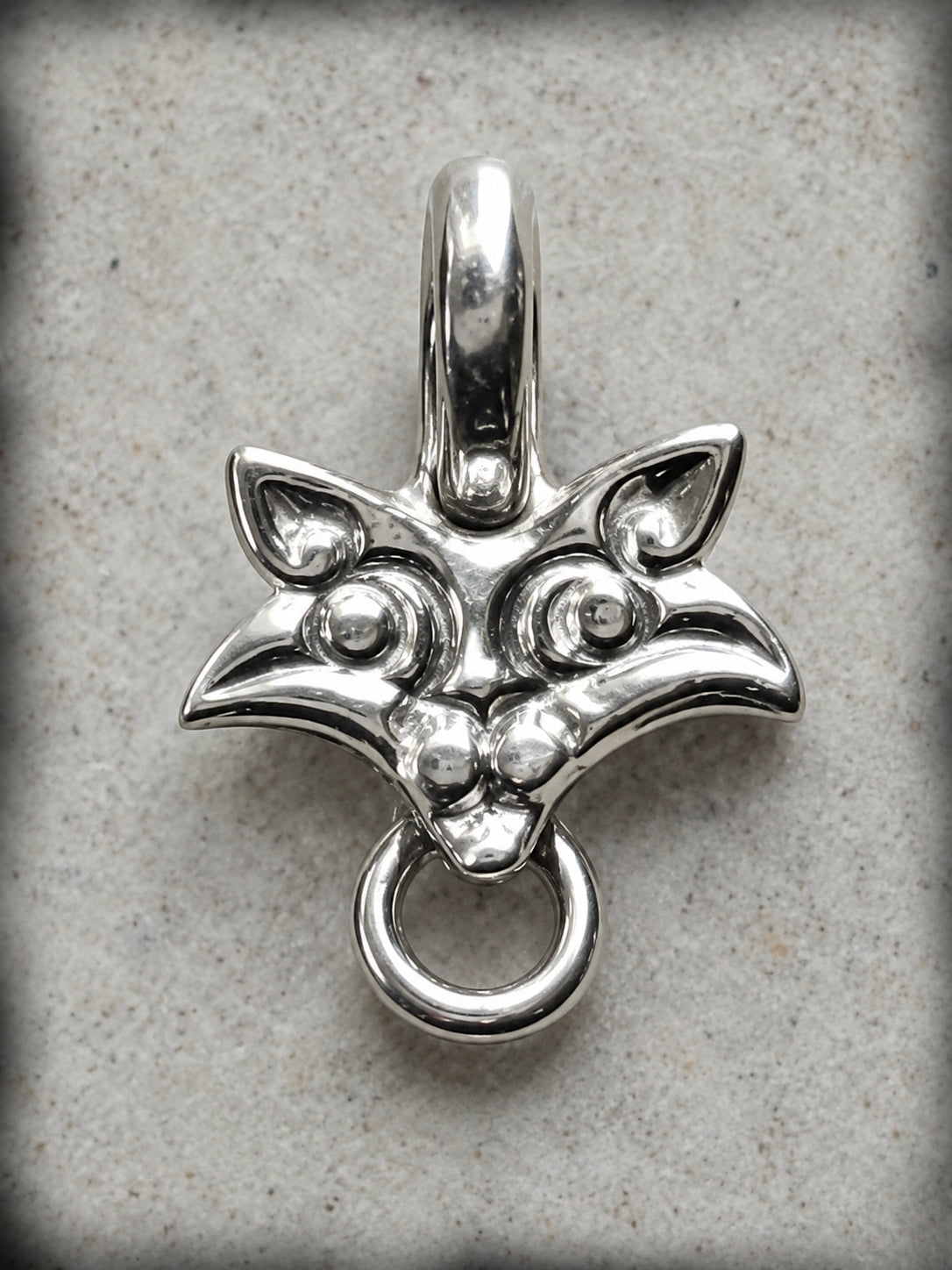 Bead Hanger - Borre Style Cat with Single Ring - 5312S