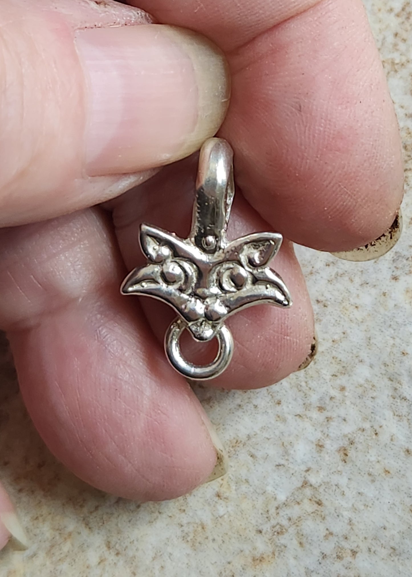 Bead Hanger - Borre Style Cat with Single Ring - 5312S